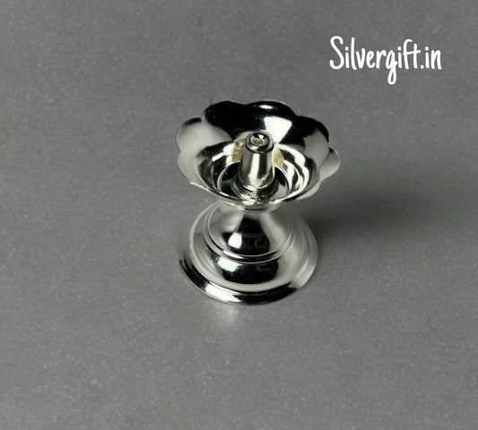 Buy Traditional Silver Vilakku for Pooja Online | Authentic Pooja Lamps Silvergift.in