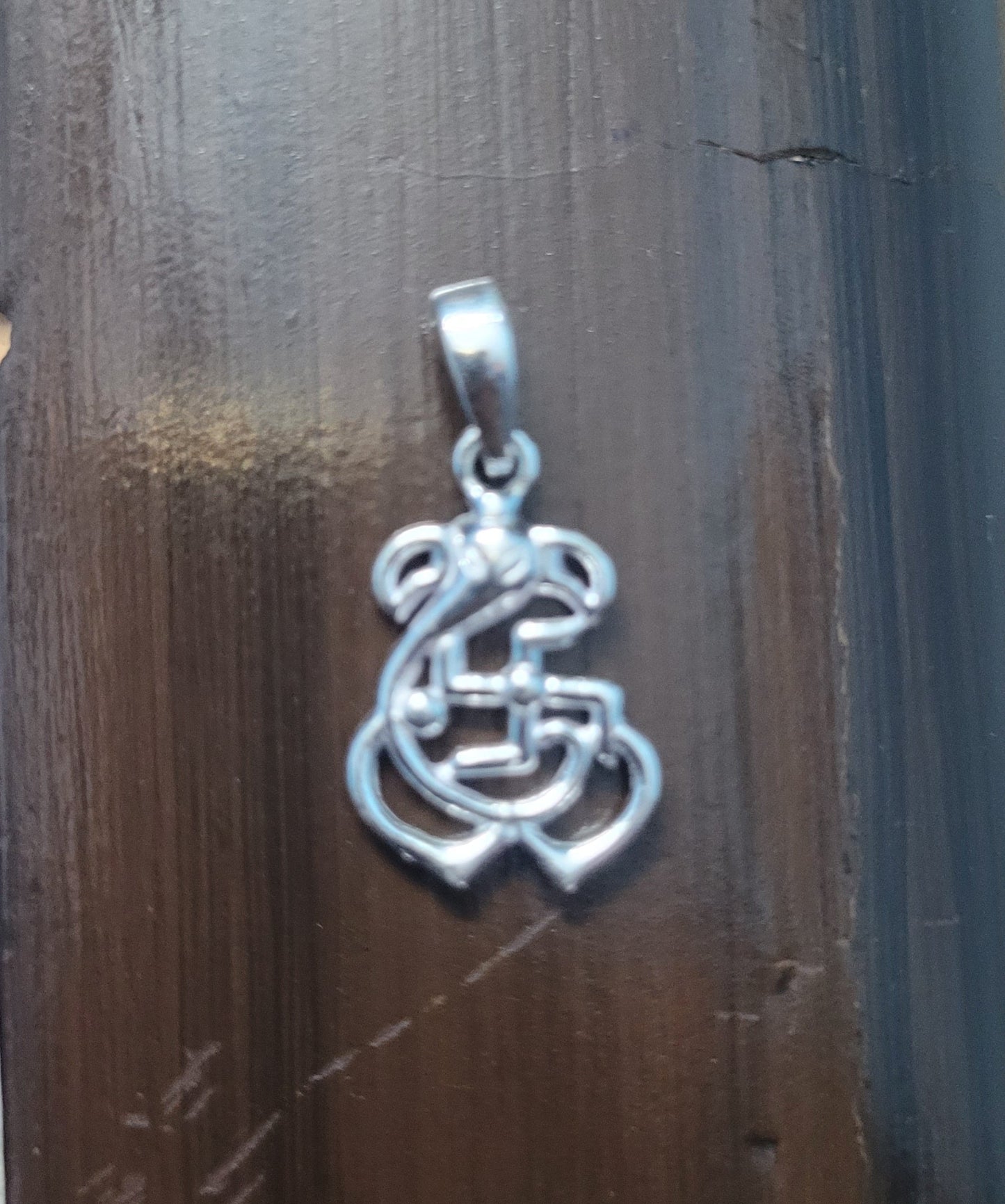 Pure 925 Sterling Silver Om Pendant for Men & Women – Spiritual Hindu Religious Jewelry Gift, Classic Aum Symbol Locket for Daily Wear Silvergift.in