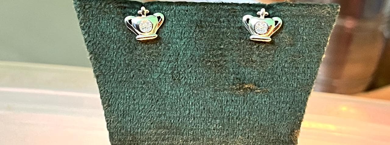 Single stone Royal stud | Earrings Silvergift.in