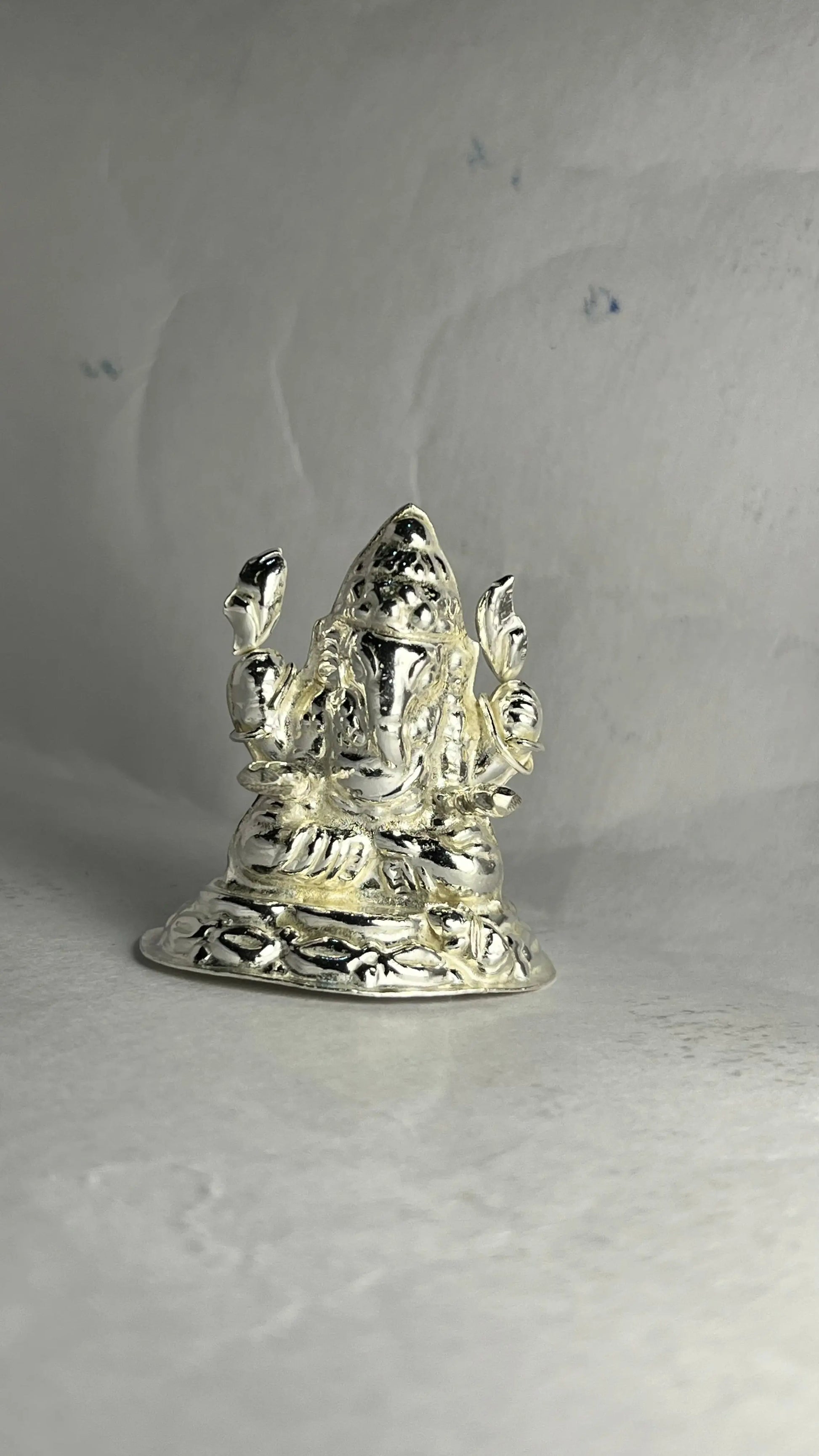 Divine Vinayagar Idol | Unique Ganesha idol for Pooja Silvergift.in