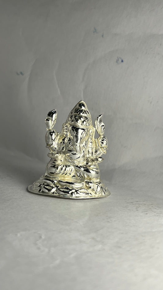 Divine Vinayagar Idol | Unique Ganesha idol for Pooja