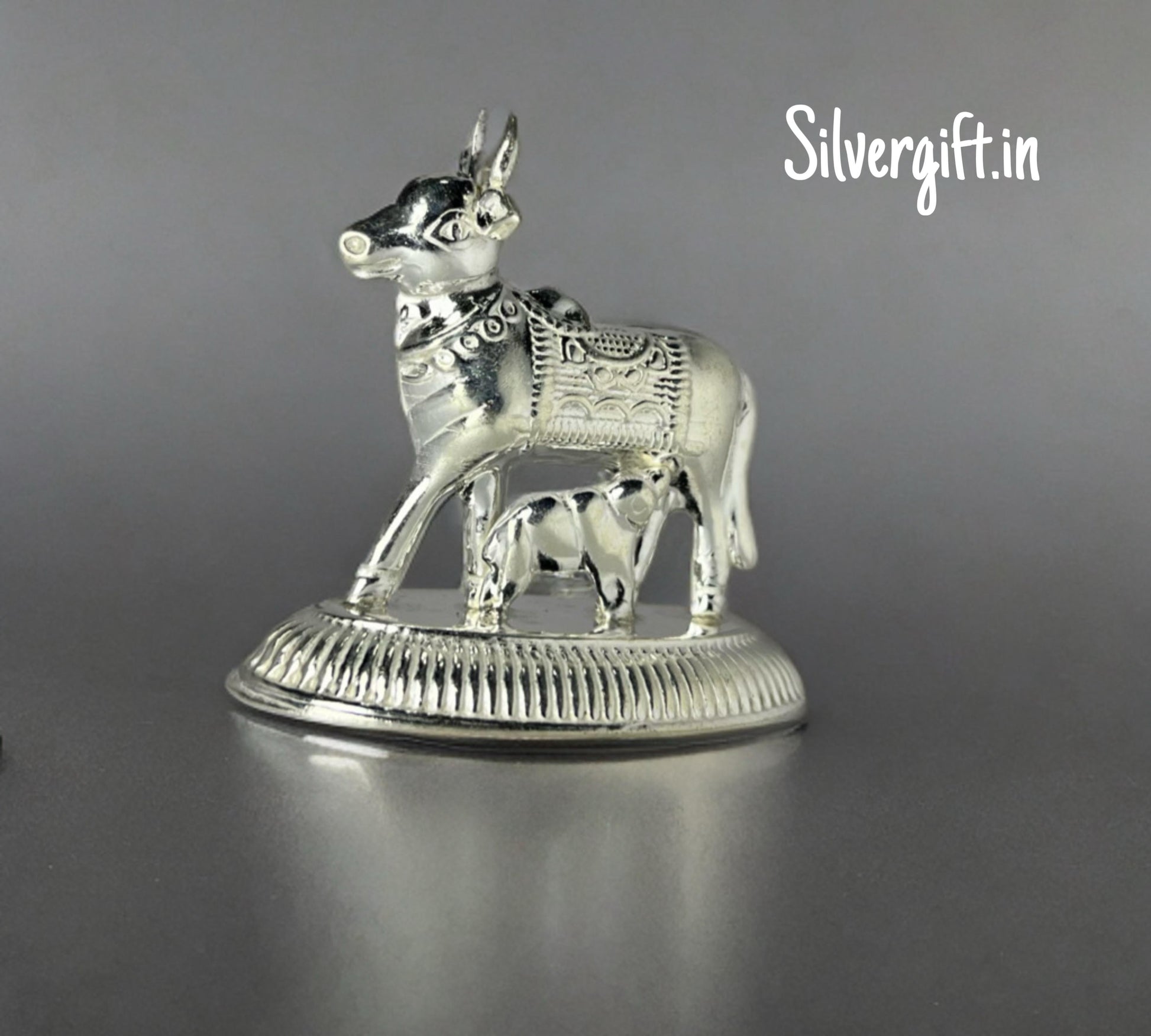 Small Traditional Kamadhenu Cow Idol in Pure Silver – Spiritual Decor & Gift Silvergift.in