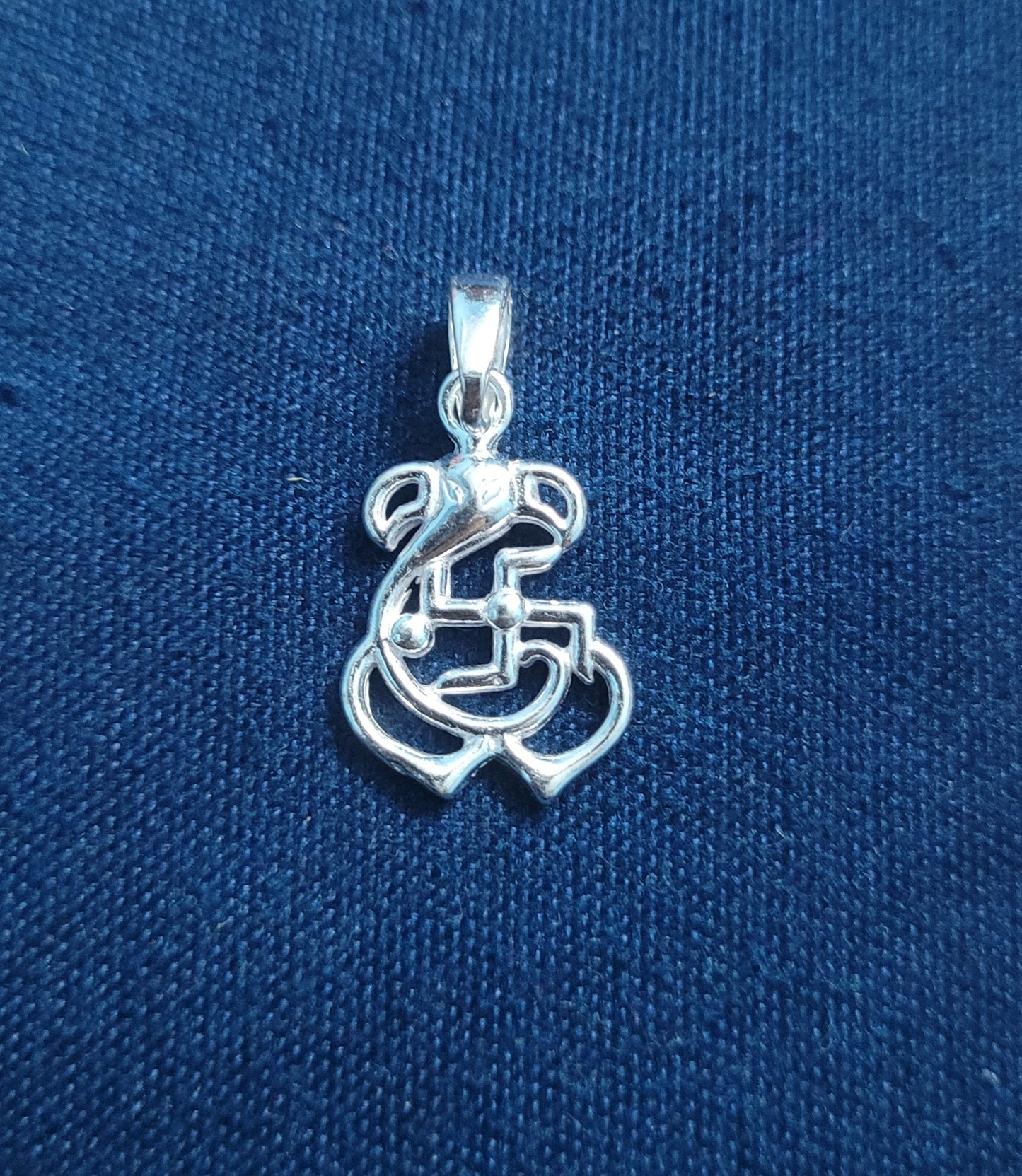 Pure 925 Sterling Silver Om Pendant for Men & Women – Spiritual Hindu Religious Jewelry Gift, Classic Aum Symbol Locket for Daily Wear Silvergift.in