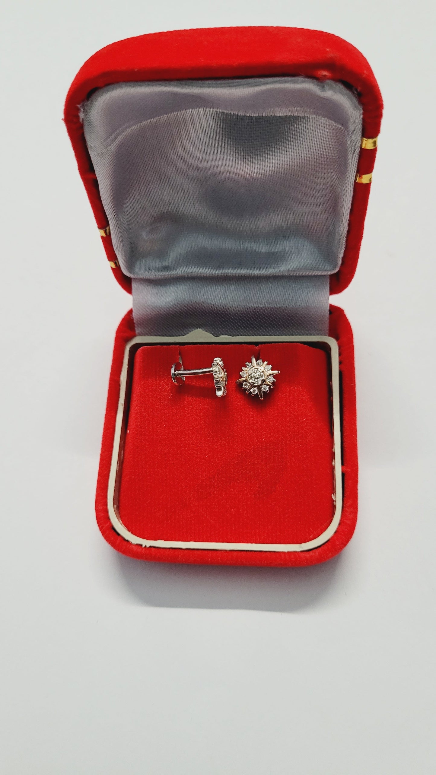 Silver Flower stone Stud Earrings - Floral Design Sterling Silver Studs Silvergift.in