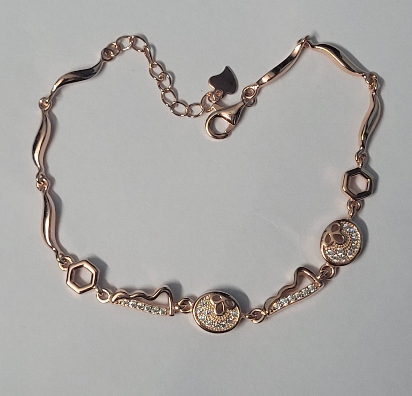 Elegant Designer Rose Gold Women’s Bracelet – Geometric Link Adjustable Jewelry, Party & Daily Wear. Silvergift.in