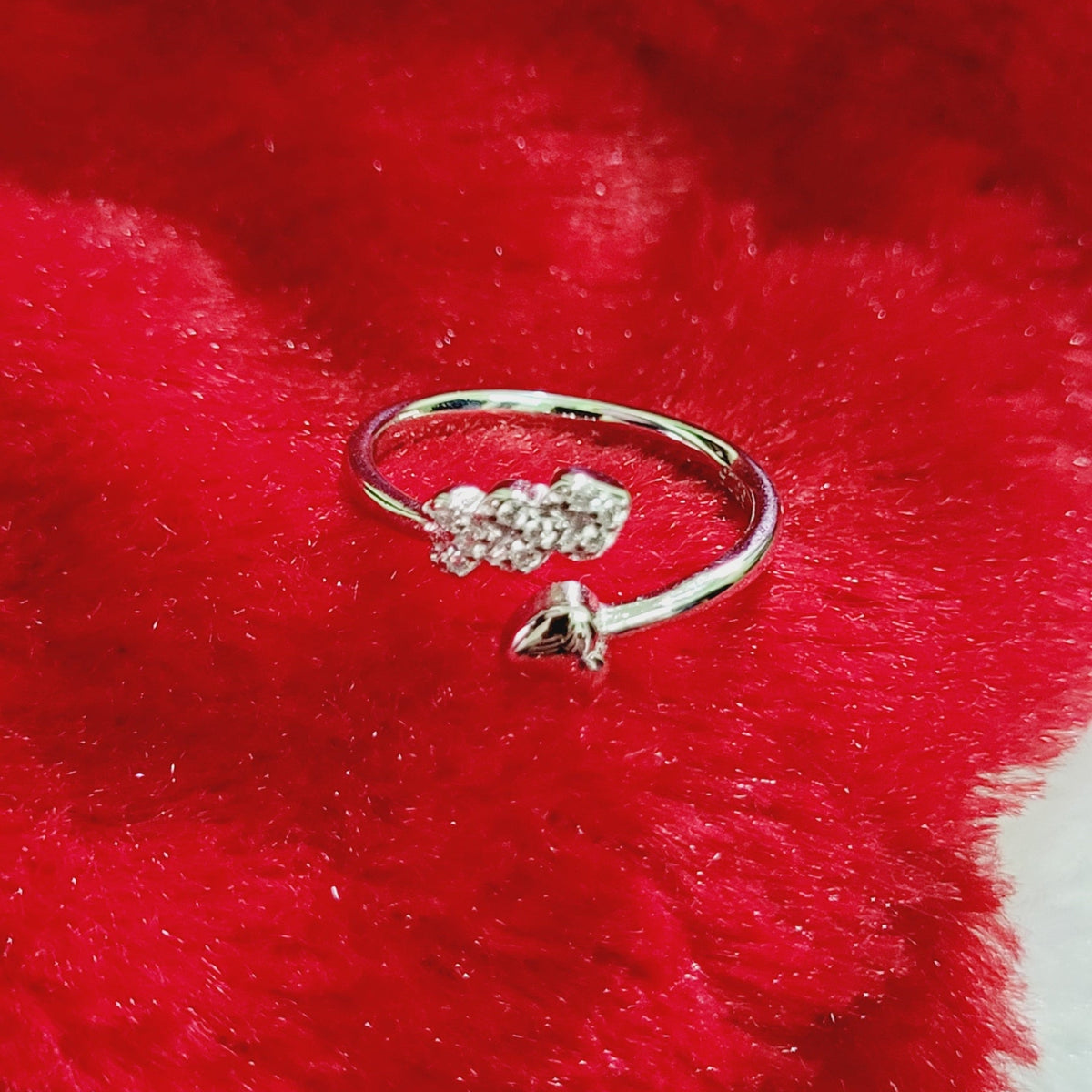 Modern Silver Toe Ring for Women with White Stones - Adjustable & Elegant Silvergift.in
