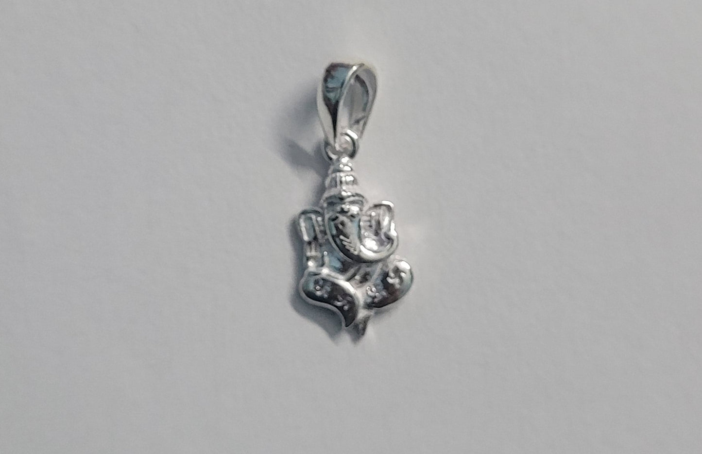 Pure 92.5 Silver Ganesha Pendant – Lord Ganesh Idol Locket for Men & Women | Spiritual Protection Jewelry. Silvergift.in