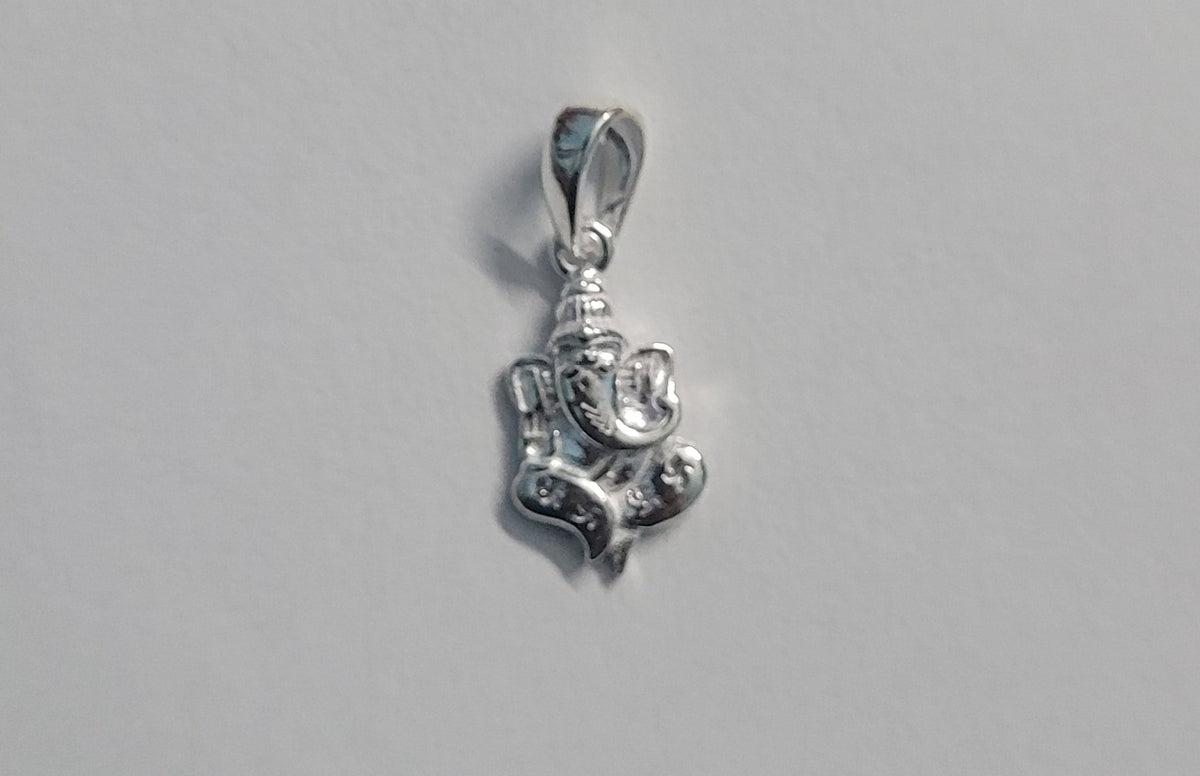 Pure 925 Silver Ganesha Pendant – Lord Ganesh Idol Locket for Men & Women | Spiritual Protection Jewelry. Silvergift.in