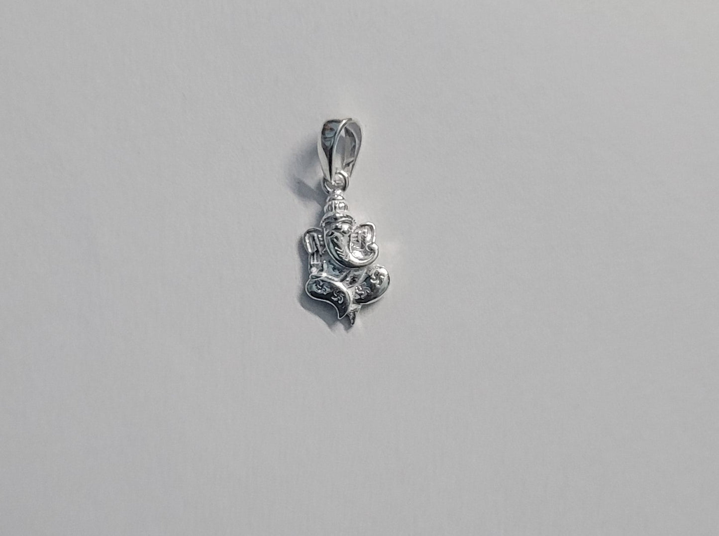 Pure 92.5 Silver Ganesha Pendant – Lord Ganesh Idol Locket for Men & Women | Spiritual Protection Jewelry. Silvergift.in