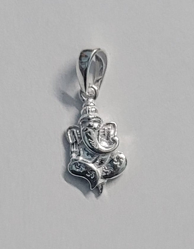 Pure 925 Silver Ganesha Pendant – Lord Ganesh Idol Locket for Men & Women | Spiritual Protection Jewelry. Silvergift.in