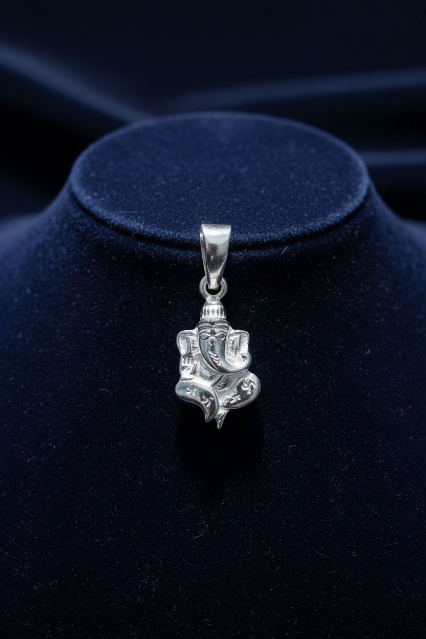Pure 925 Silver Ganesha Pendant – Lord Ganesh Idol Locket for Men & Women | Spiritual Protection Jewelry. Silvergift.in