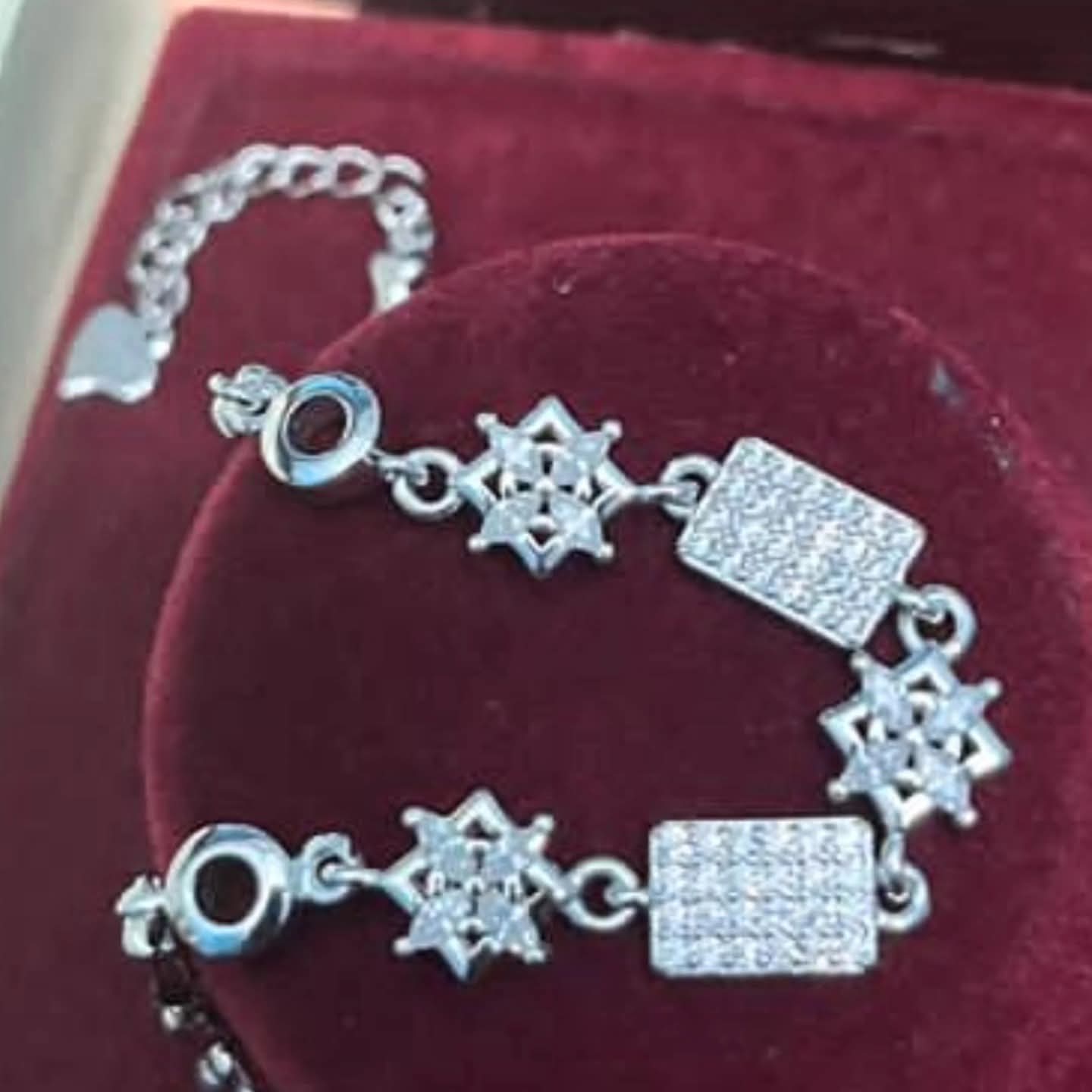 Elegant White Stone Silver Bracelet – Classy Designer Women’s Jewelry for Special Occasions. Silvergift.in