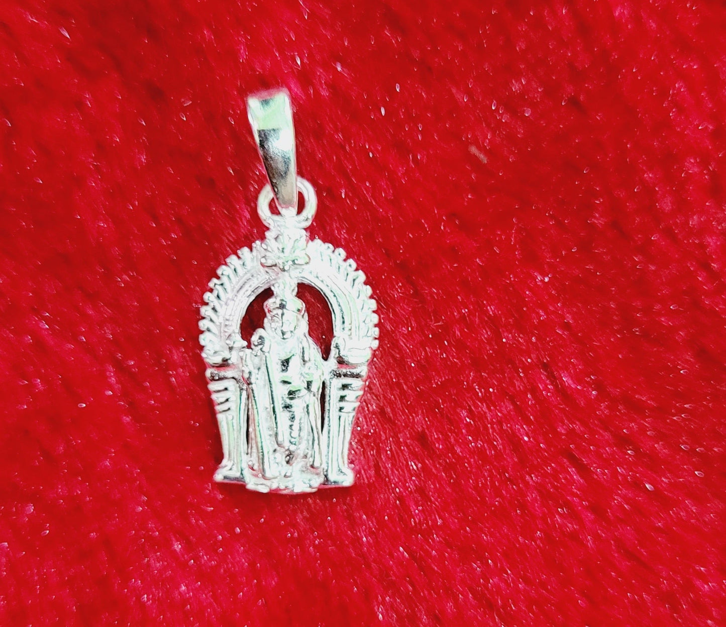 Pure Silver Murugan Pendant 92.5 – Lord Kartikeya Dollar for Men & Women, Traditional Temple Jewellery. Silvergift.in