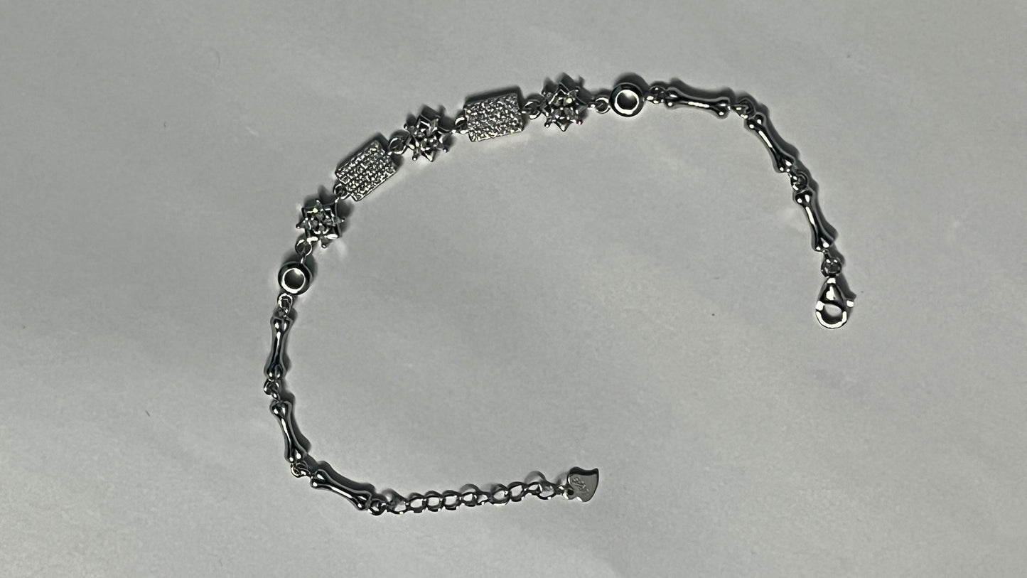 Elegant White Stone Silver Bracelet – Classy Designer Women’s Jewelry for Special Occasions. Silvergift.in