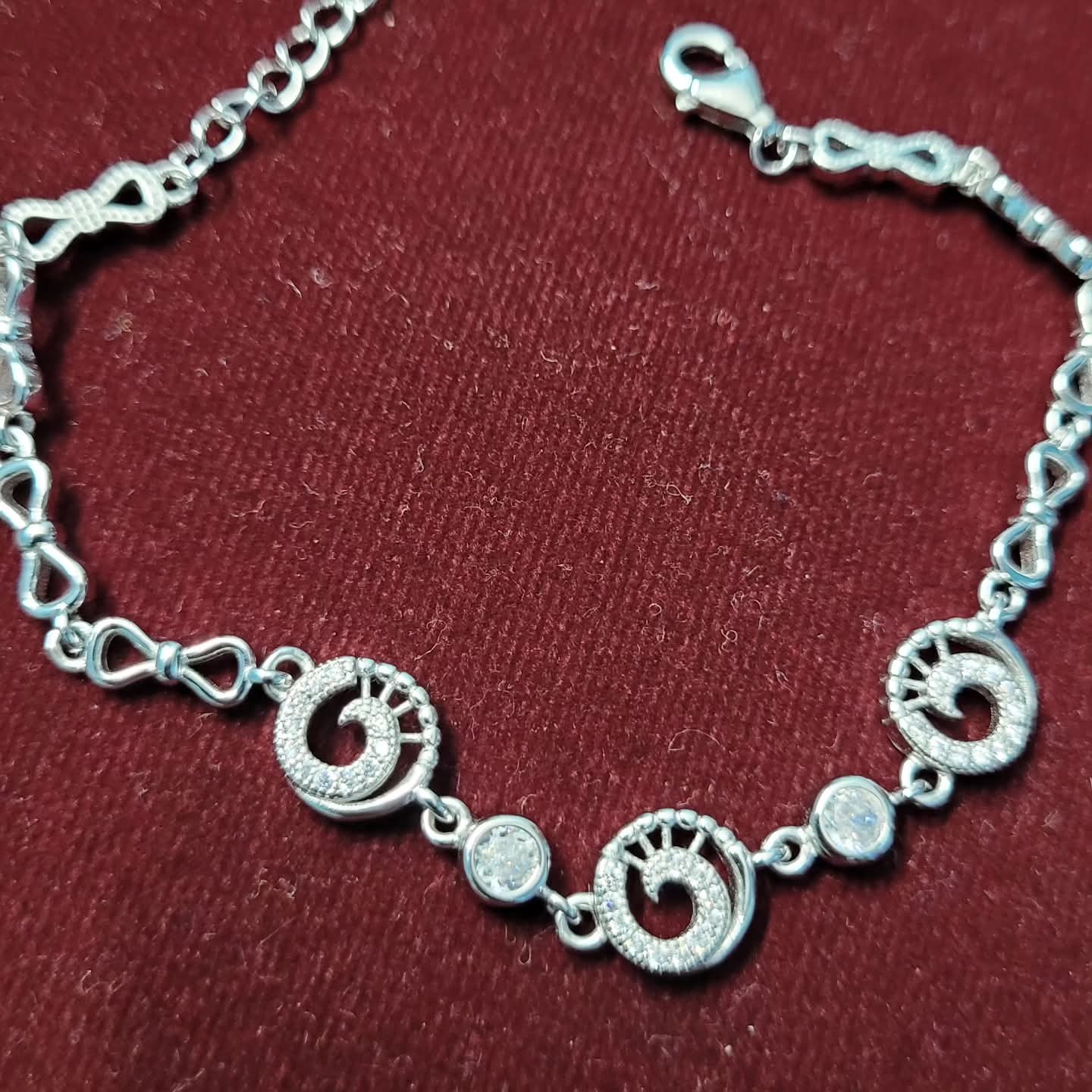 Trendy Spiral Party Wear Bracelet – Stunning Silver Designer Jewelry for Women & Girls. Silvergift.in