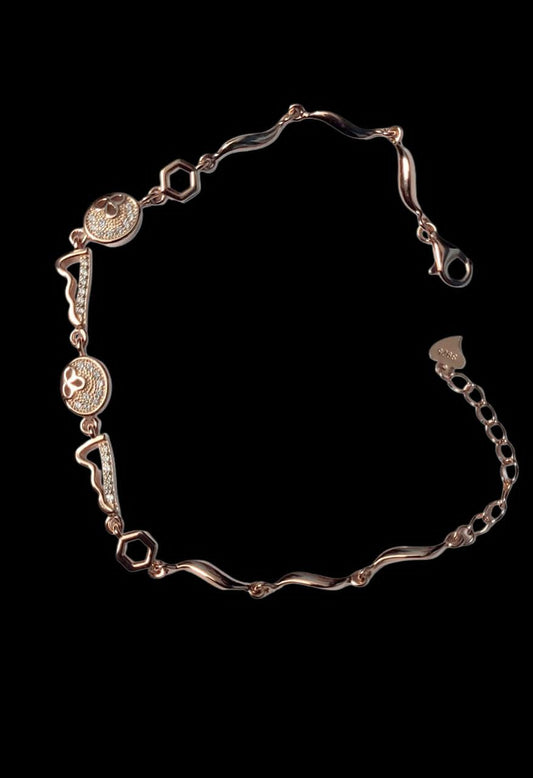 Elegant Designer Rose Gold Women’s Bracelet – Geometric Link Adjustable Jewelry, Party & Daily Wear. Silvergift.in